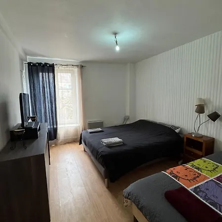 アパート Spacious Flat, 7 People, 5 Beds *